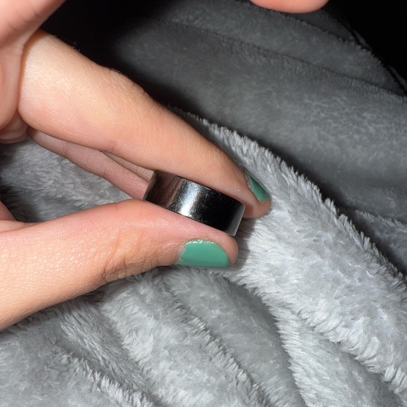 3rd generation oura ring size 8 - Picture 1 of 3